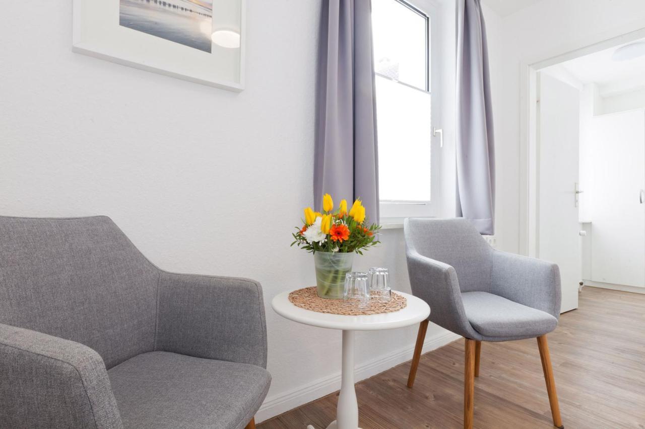 Haus Menno Janssen - Doppelzimmer Norderney Exterior photo