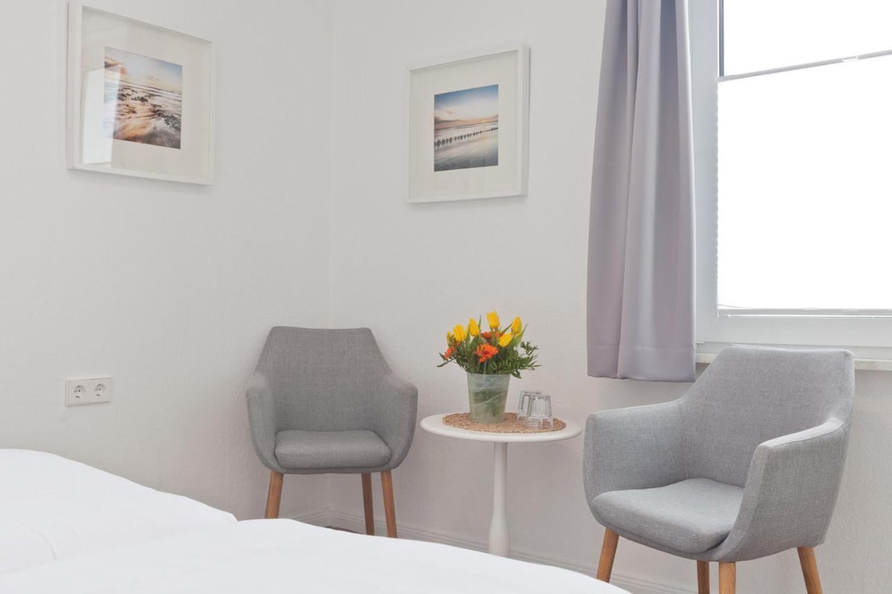 Haus Menno Janssen - Doppelzimmer Norderney Exterior photo