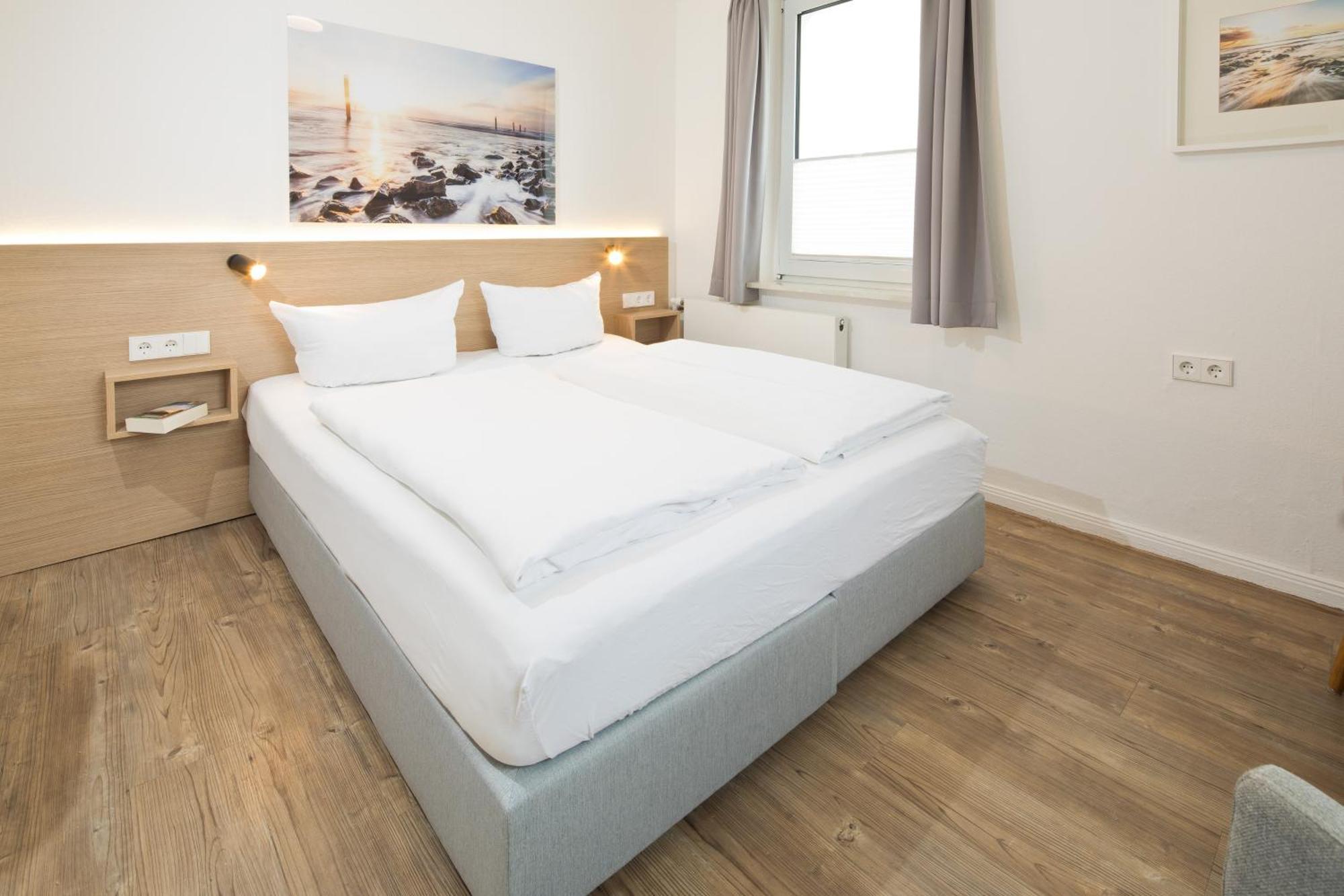 Haus Menno Janssen - Doppelzimmer Norderney Exterior photo